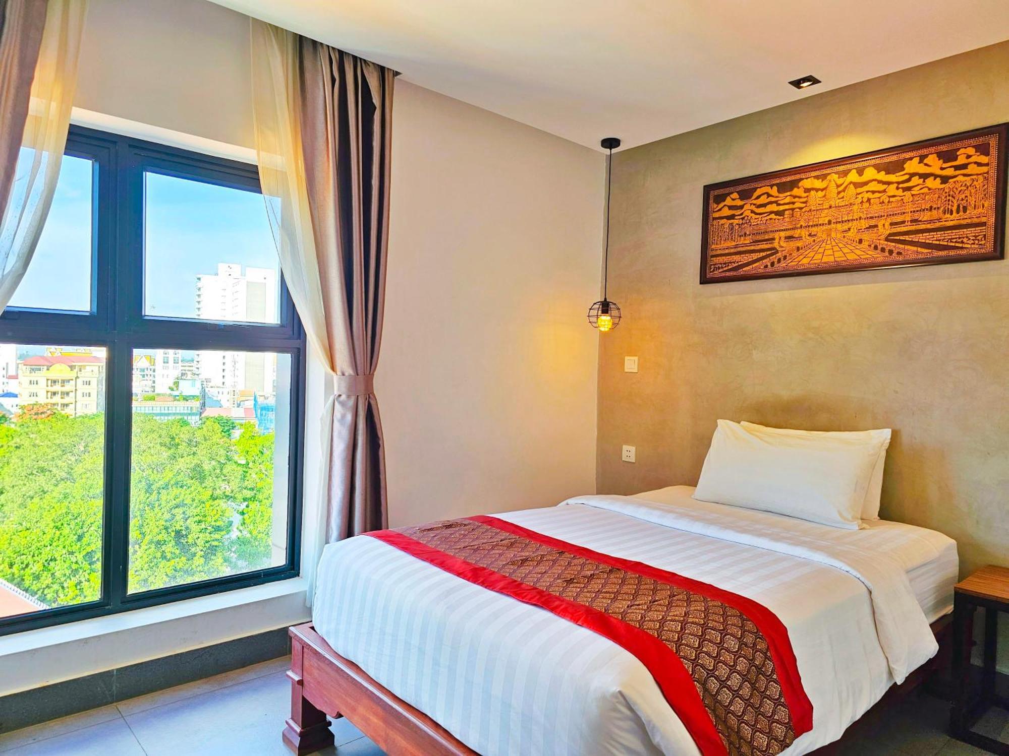 Le Botum Hotel Phnom Penh Exterior photo