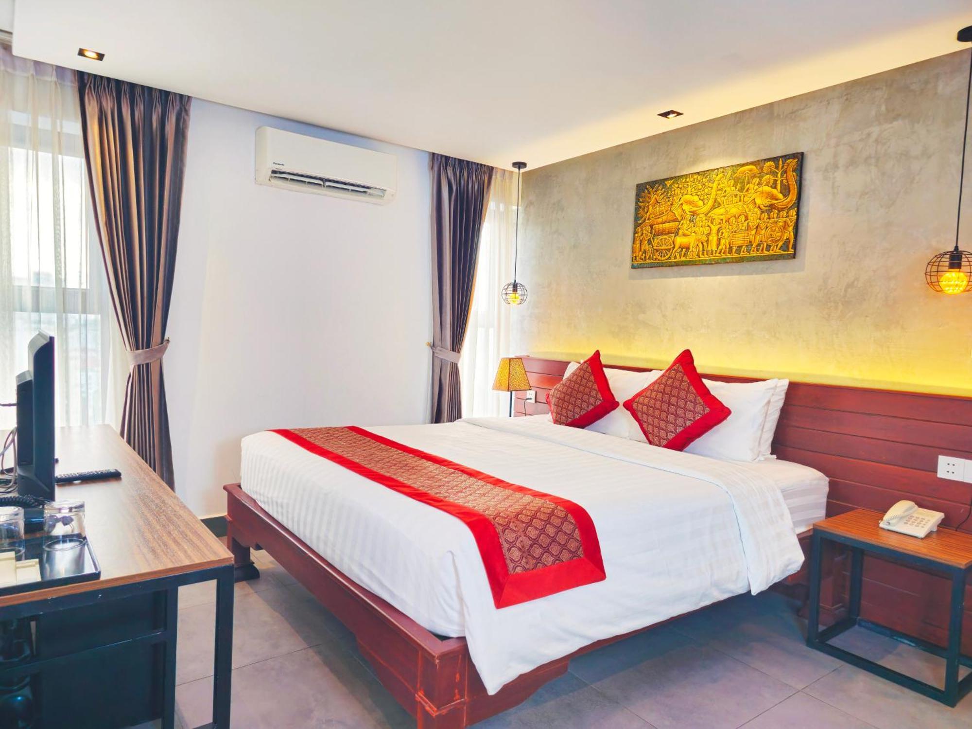Le Botum Hotel Phnom Penh Exterior photo