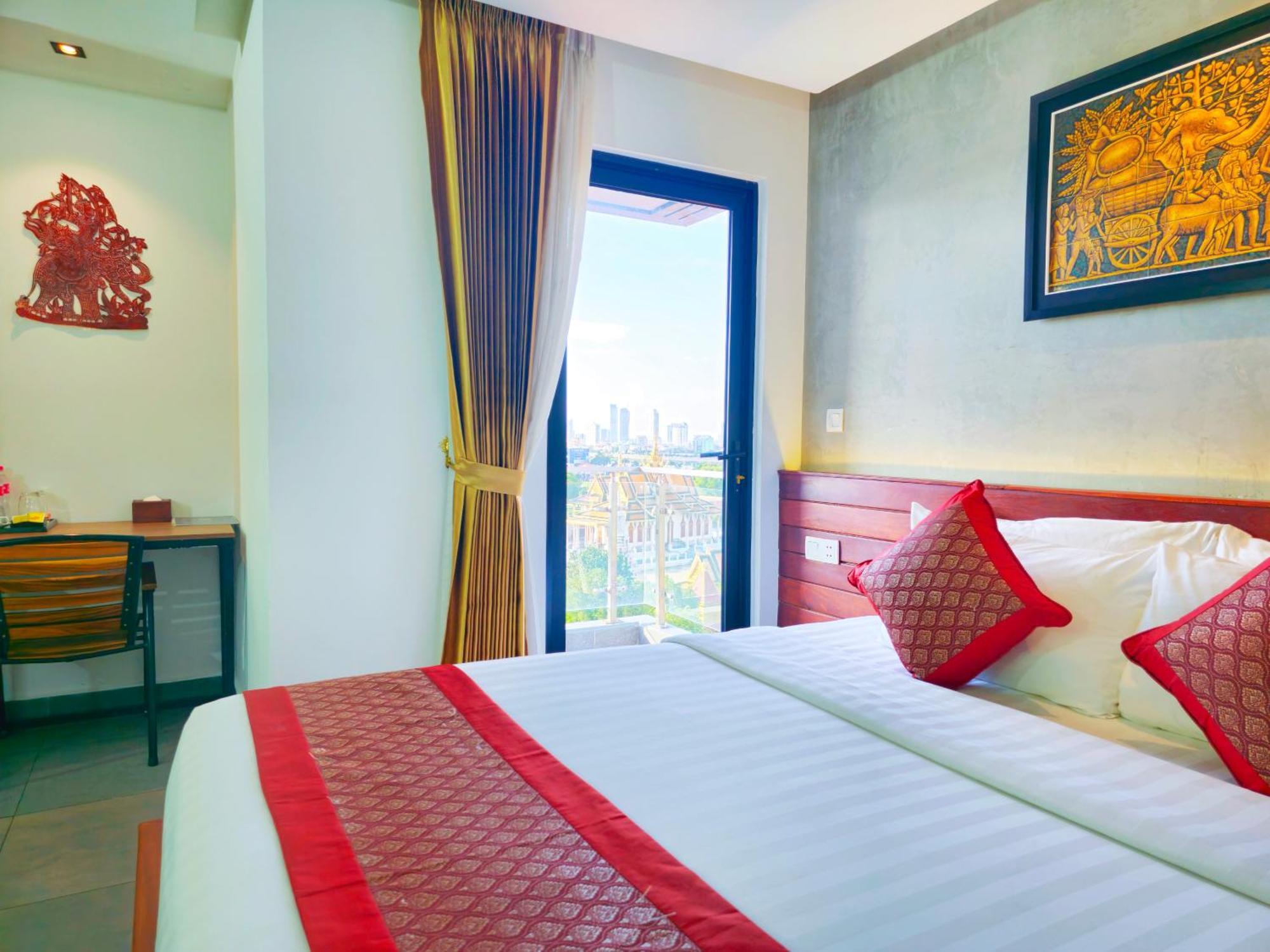 Le Botum Hotel Phnom Penh Exterior photo